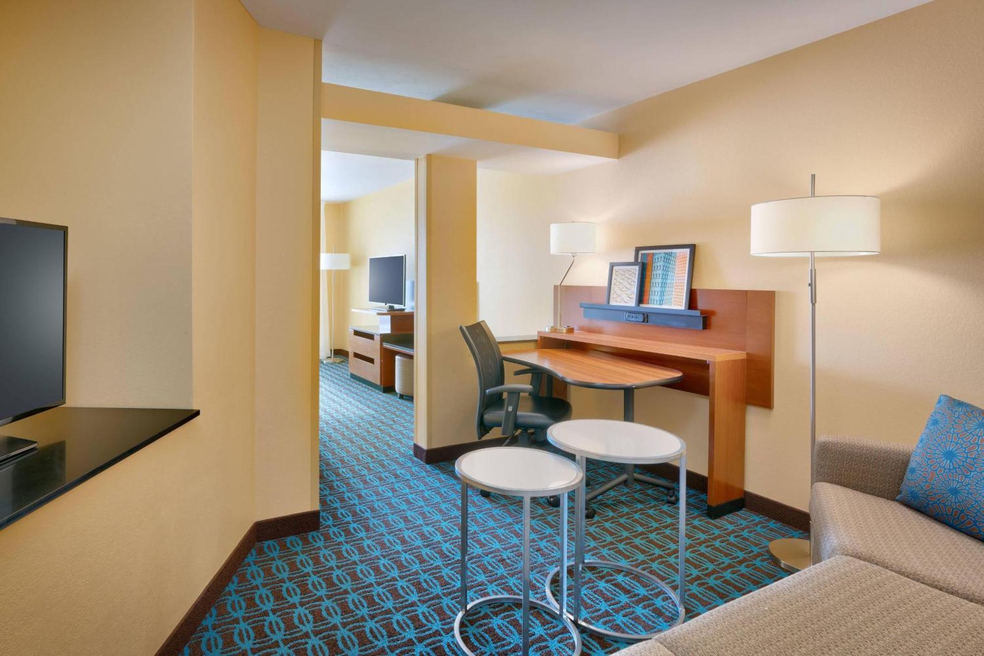 Hotel Fairfield & 3*