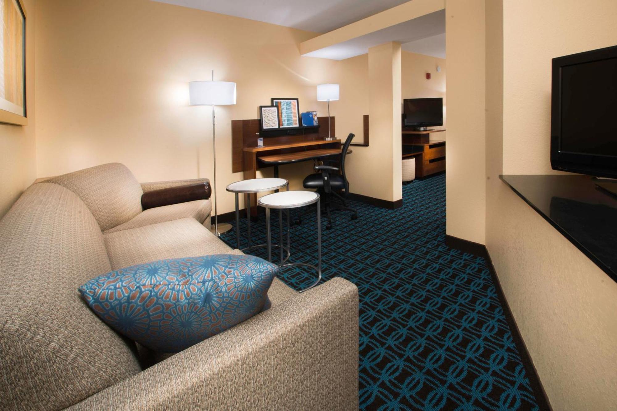 Fairfield & Hotel