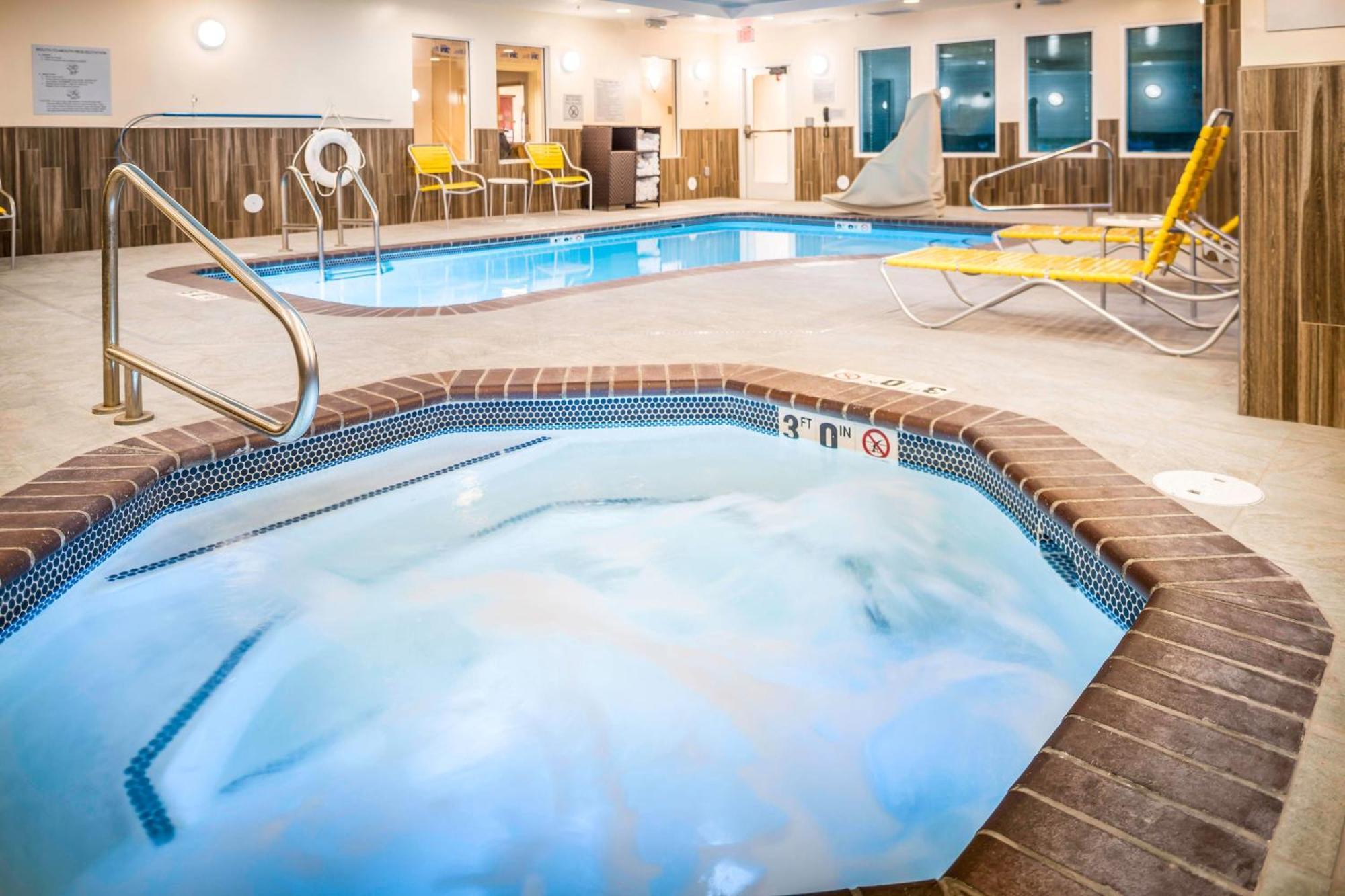 Fairfield & Hotel